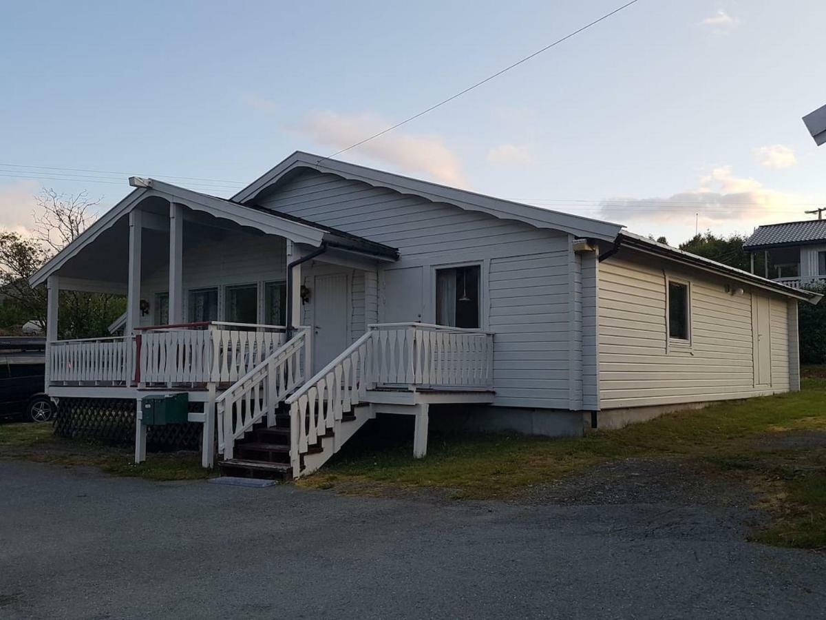 Lyngsalpan Cruise Lodge - Rodtinden Nord-Lenangen Bagian luar foto