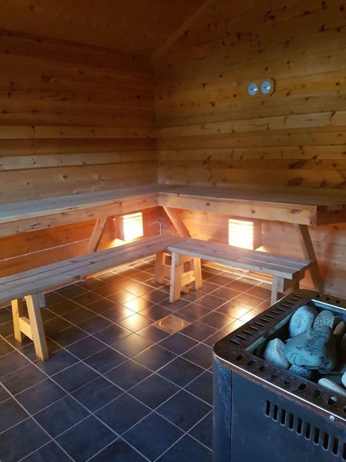 Lyngsalpan Cruise Lodge - Rodtinden Nord-Lenangen Bagian luar foto