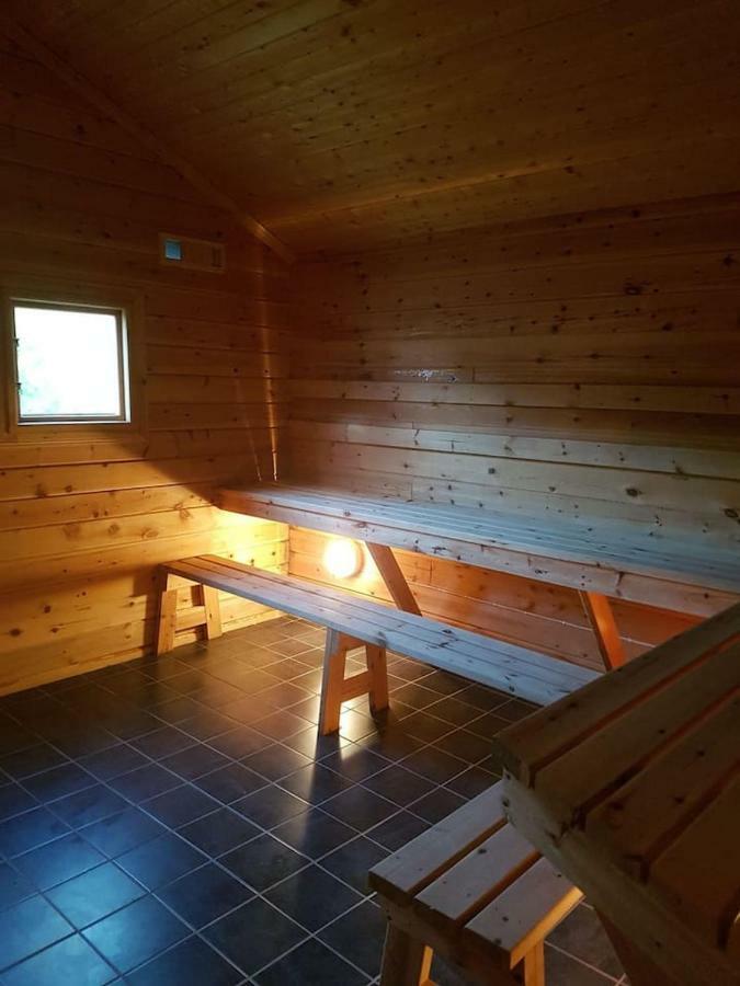 Lyngsalpan Cruise Lodge - Rodtinden Nord-Lenangen Bagian luar foto